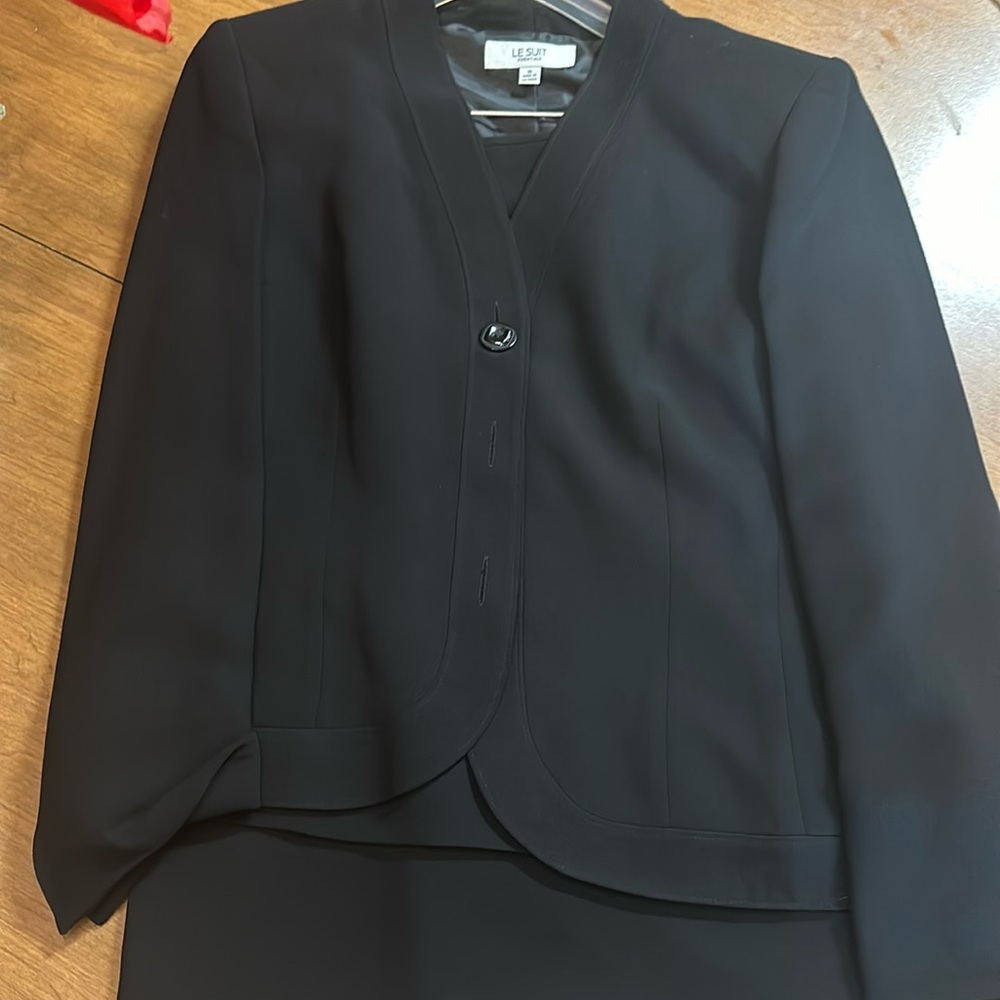 WOMENS SKIRT SUIT (LOW PRICE UNTIL NEXT WEEK)
